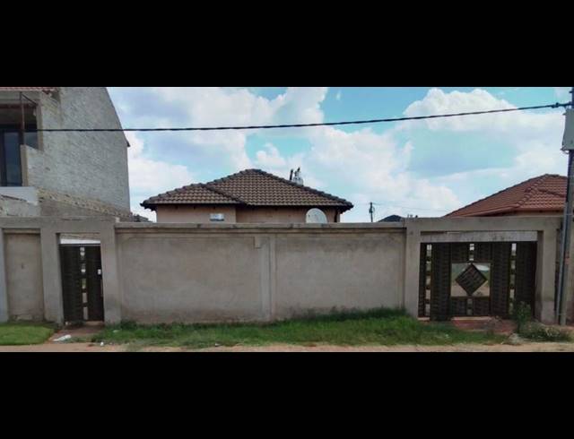 2 BEDROOM HOUSE FOR SALE IN LEHAE
